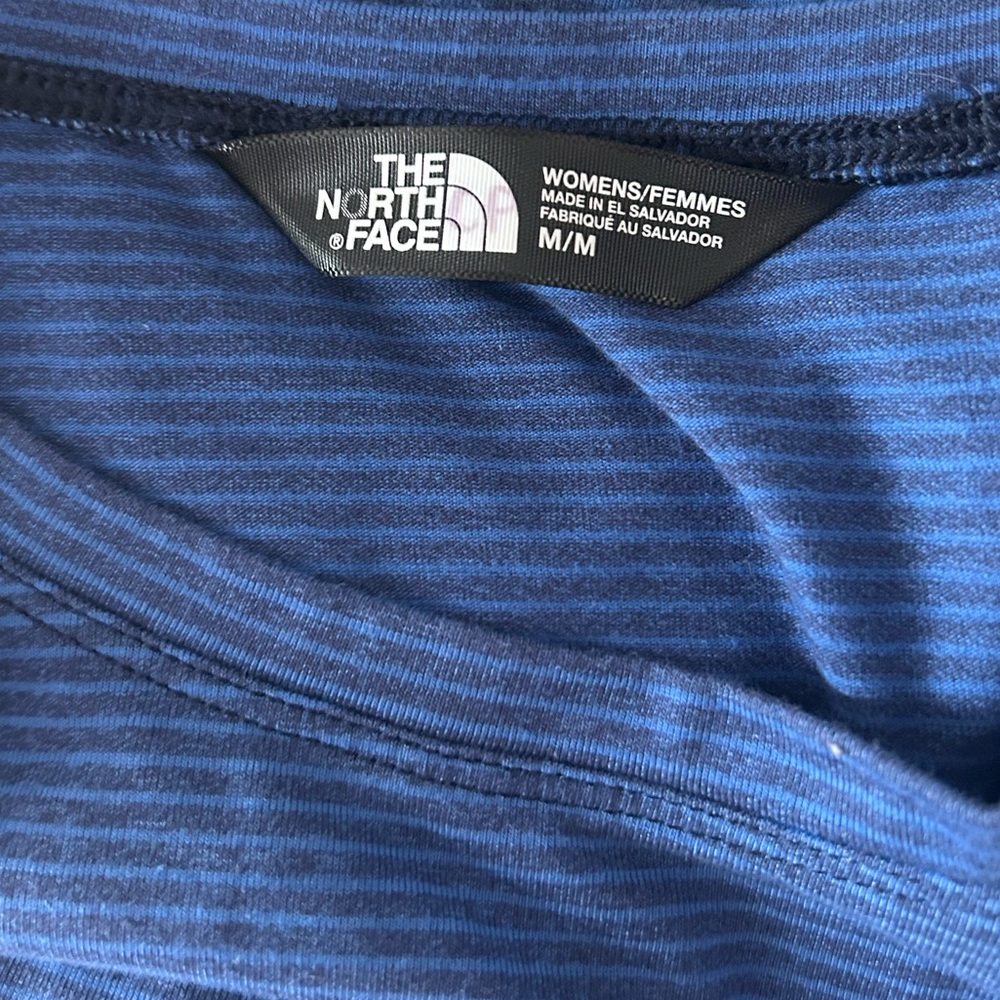The North Face Blue Fitted Short Sleeve Tee - Picture 5 of 5